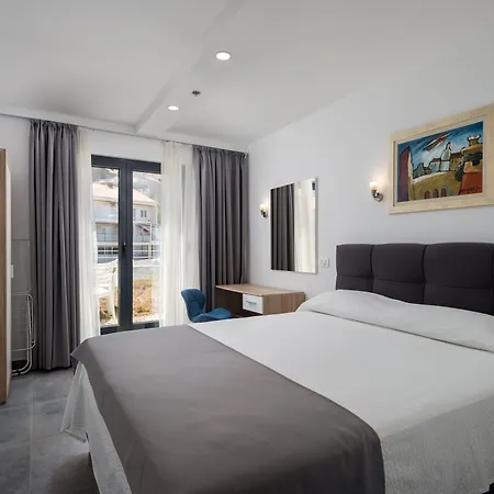 D-elegant Lapad 酒店 4*